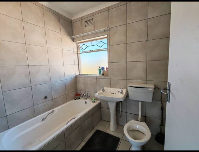 4 BEDROOM HOUSE FOR SALE IN BIRCH ACRES